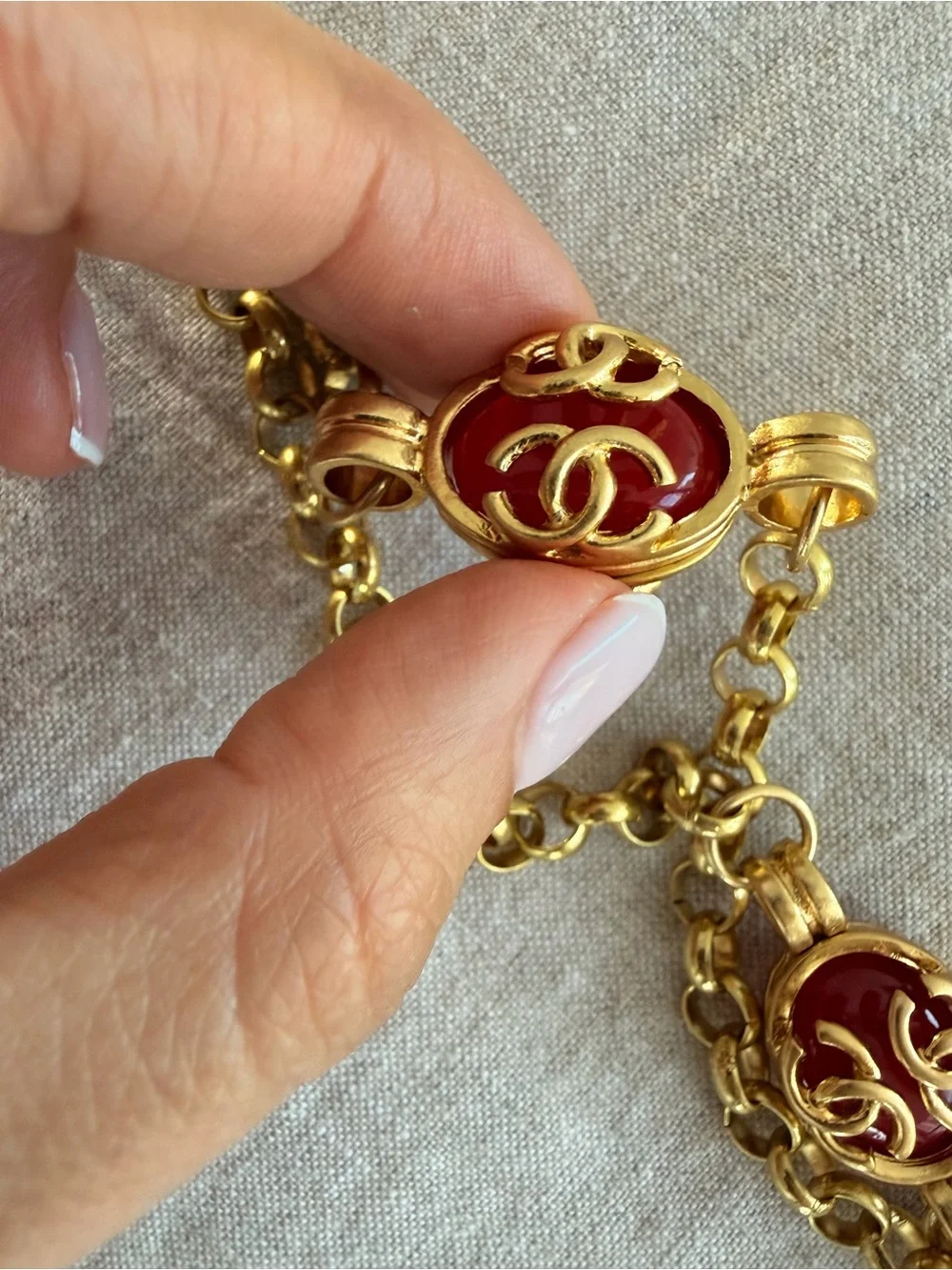 ❤️CHANEL Gold-Tone Multilayered Necklace with Red Glass Medallions✨